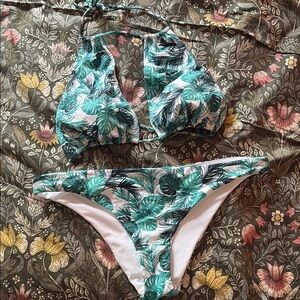 La Hearts Green and White Bikini Set Swimwear